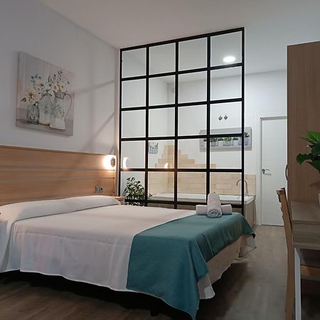 Apartamentos Turisticos Avila Puerta De San Vicente 0-2 外观 照片